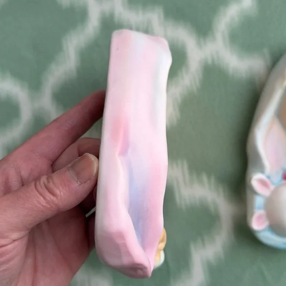 1965 Vintage Ucagco Japan ceramic hand painted Baby Wall Plaques - Pink and Blue - Picture 4 of 9